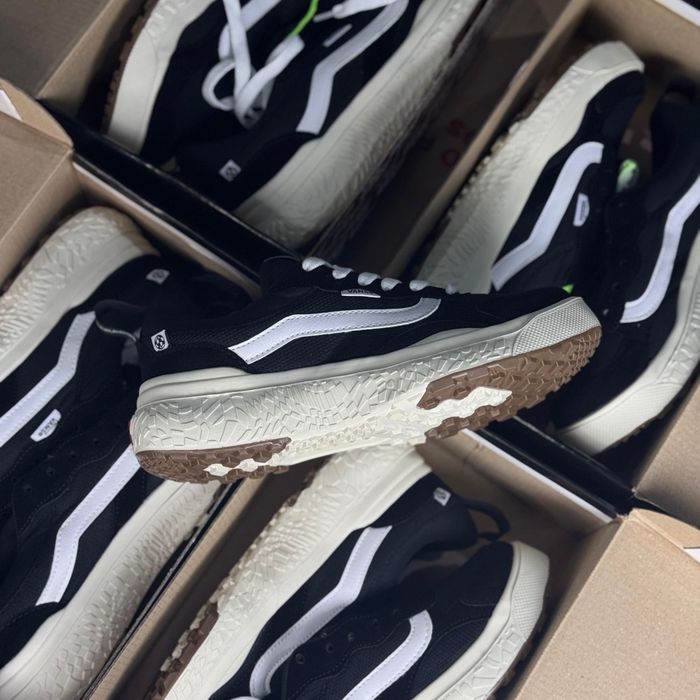 UltraRange Neo - (Linha Premium) x Preto/Branco