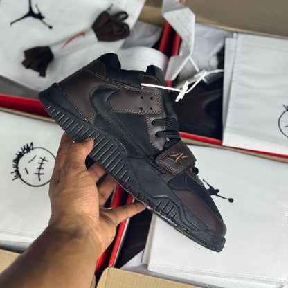 Travis Scott Jordan Jumpman Jack Cactus x Marrom