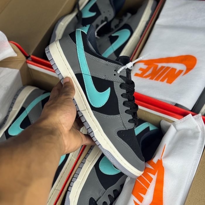 Nike Dunk Grafite Nobuck x Preto/Verde Água