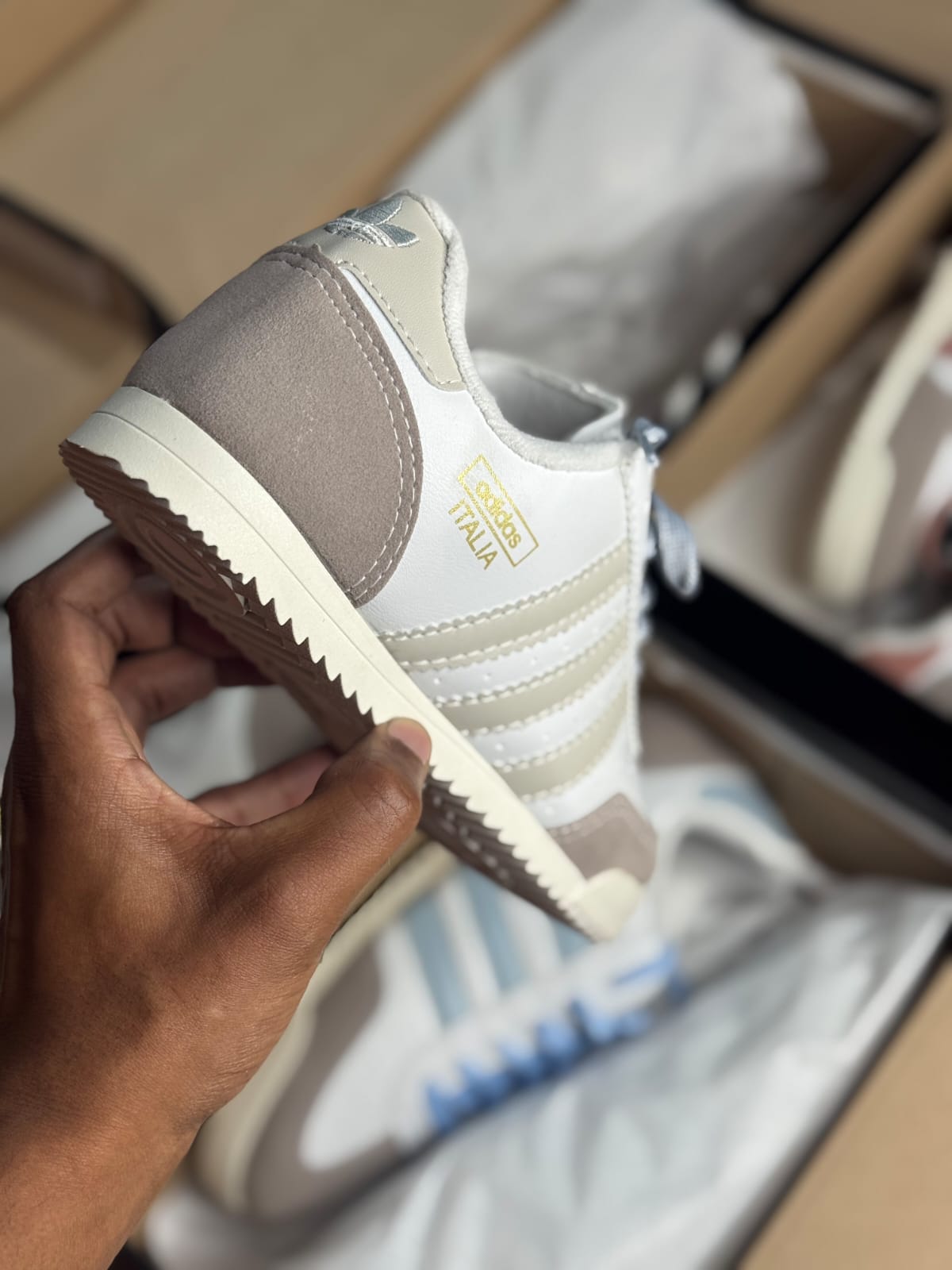 Adidas Itália (Linha Premium) branco e bege